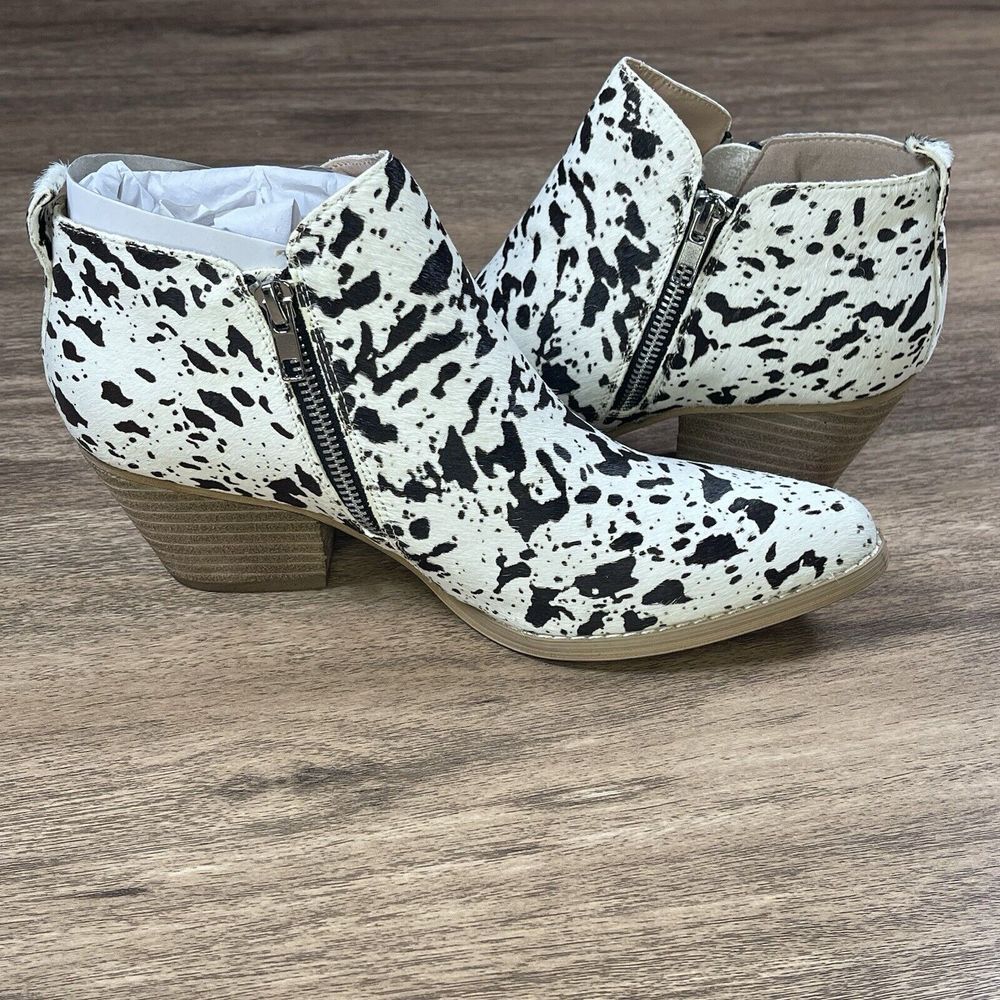 Very Volatile Women's 9 Gracemont Choc Chip Cow Print Leather Ankle‎ Booties - Picture 5 of 9